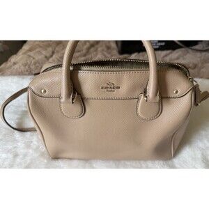 Women’s Coach Beige Purse With Crossbody Strap